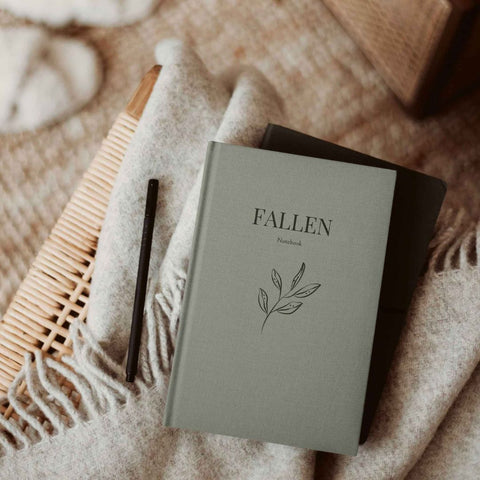 fallen-coverlifstylegreennotebookfleurdefoi